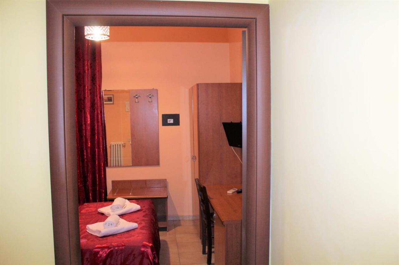 Hotel Eurorooms Рим Екстериор снимка